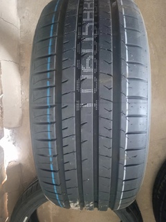 朗泰克 205/40R17 86V 5501 4524日期 全新行货